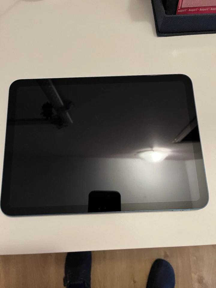 Apple iPad (10th generation) · 256GB · Wi-Fi, foto 2 di 2