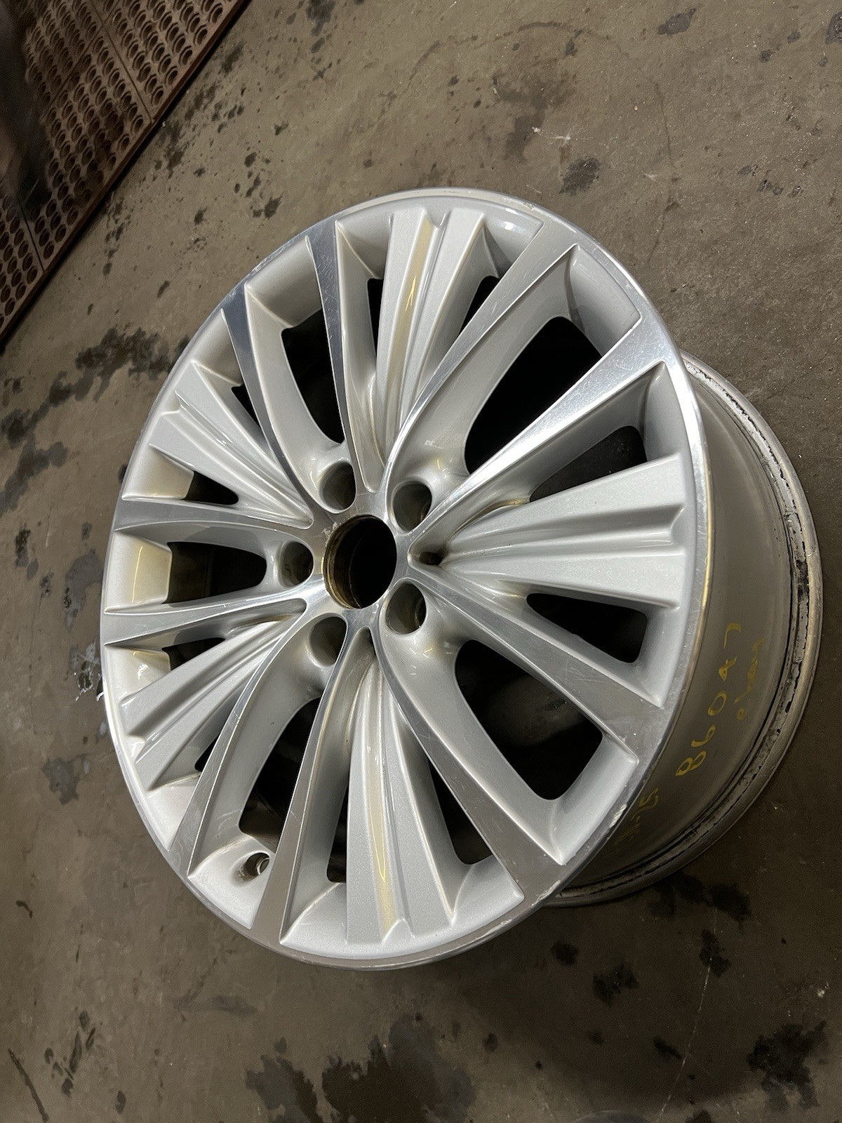 #86047 14-17 BMW X5 OE USED WHEEL 19X9 MACHINED SILVER 36116853954