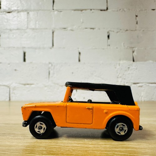 Field Car 1977 Two Packs Orange Black White Checker Bonnet SF18 - Picture 3 of 15