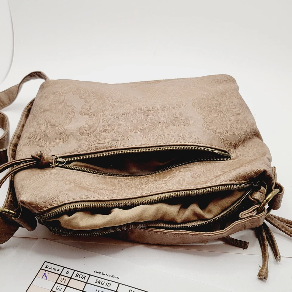 Bolso Bandolera Stonemountain USA Beige Cuero Sintético Floral Repujado Foto 4 de 4