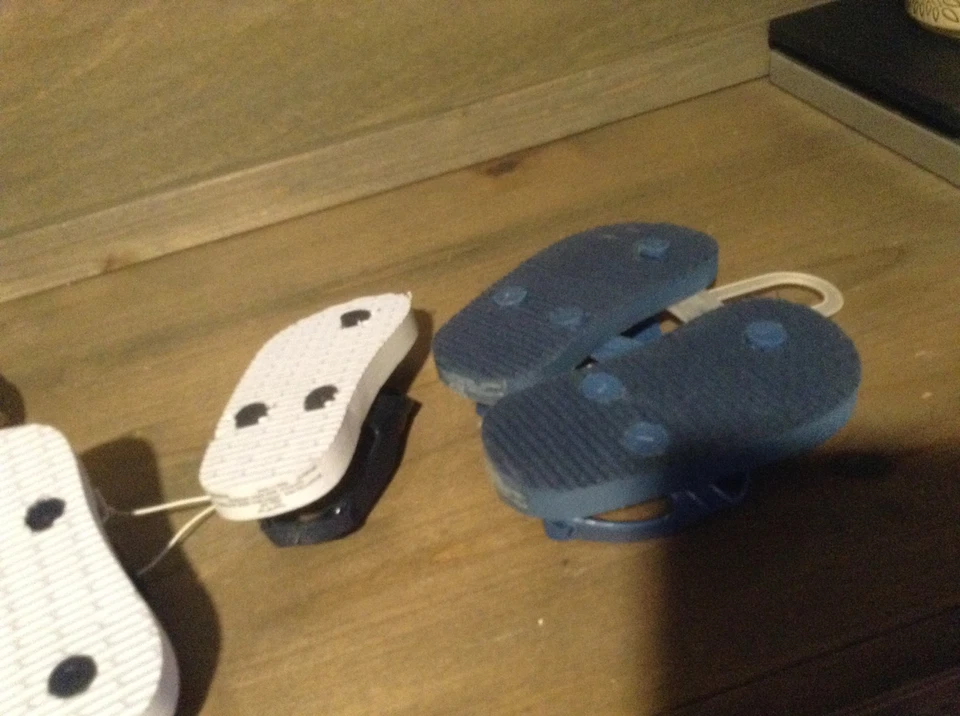 Toy R Us Summer Flip-Flop Sandal Size 5/6  NEW BEACH BUM / SURF  - Image 4 of 4