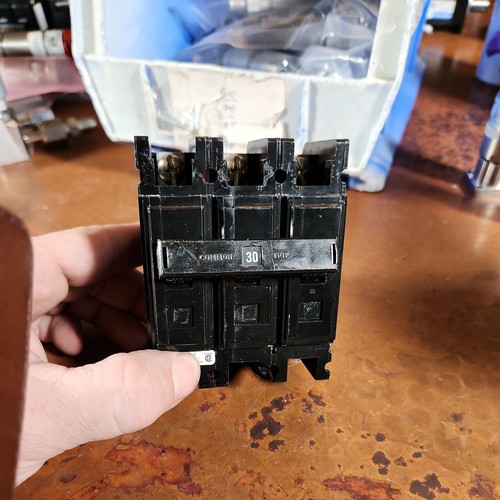 Eaton NSB QC3030HT Plug In QC 3P 30A 240V 50/60Hz