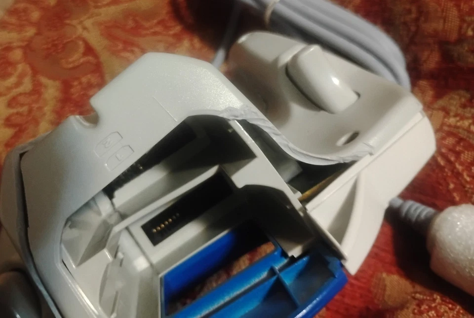 SMASHED (1 in 50 in 🌍) RARE Sonic Adventure Dreamcast Controller - Image 4 of 4