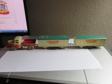 JRD Camion tracteur Unic Izoard " Cirque " + 2 roulottes  N° 124   Réf (H284)