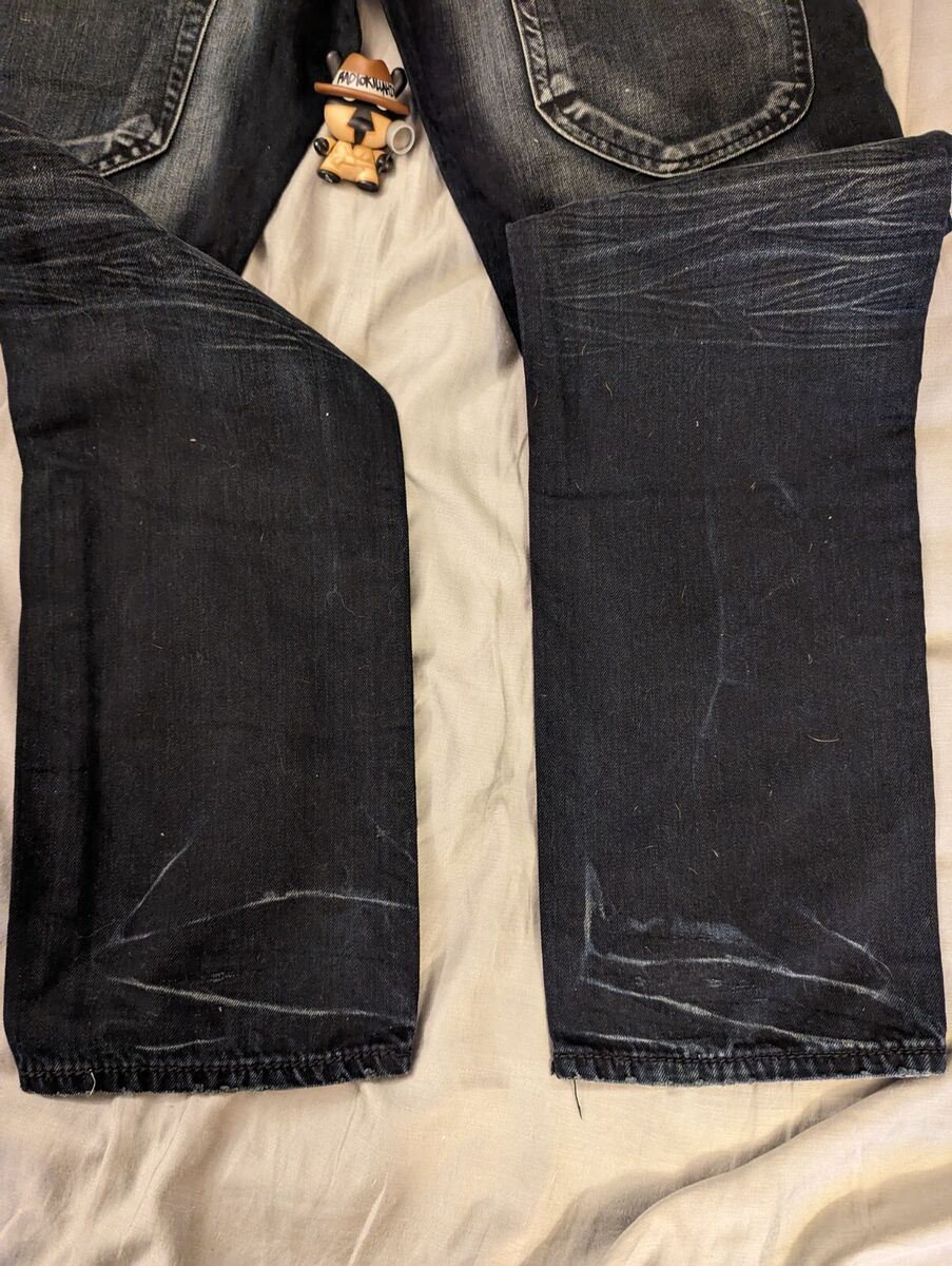 Ed Hardy Jeans Men's 36x34 Swarovski Crystal Skull Button Ed Hardy Jeans Men's 36x34 Swarovski Crystal Skull Button