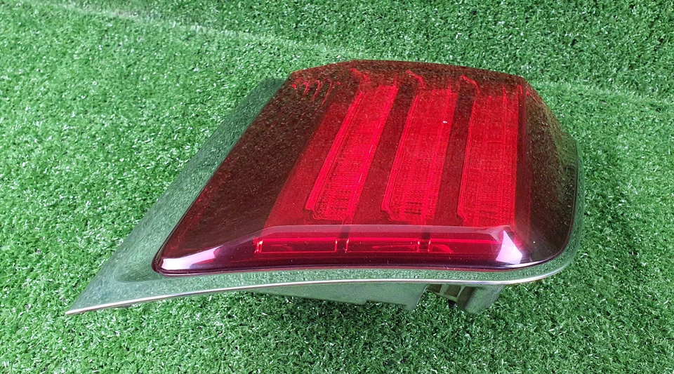 Luz LED interior del lado izquierdo del conductor puerta izquierda fabricante original usada Lexus LX570 2008-2011 Foto 4 de 4