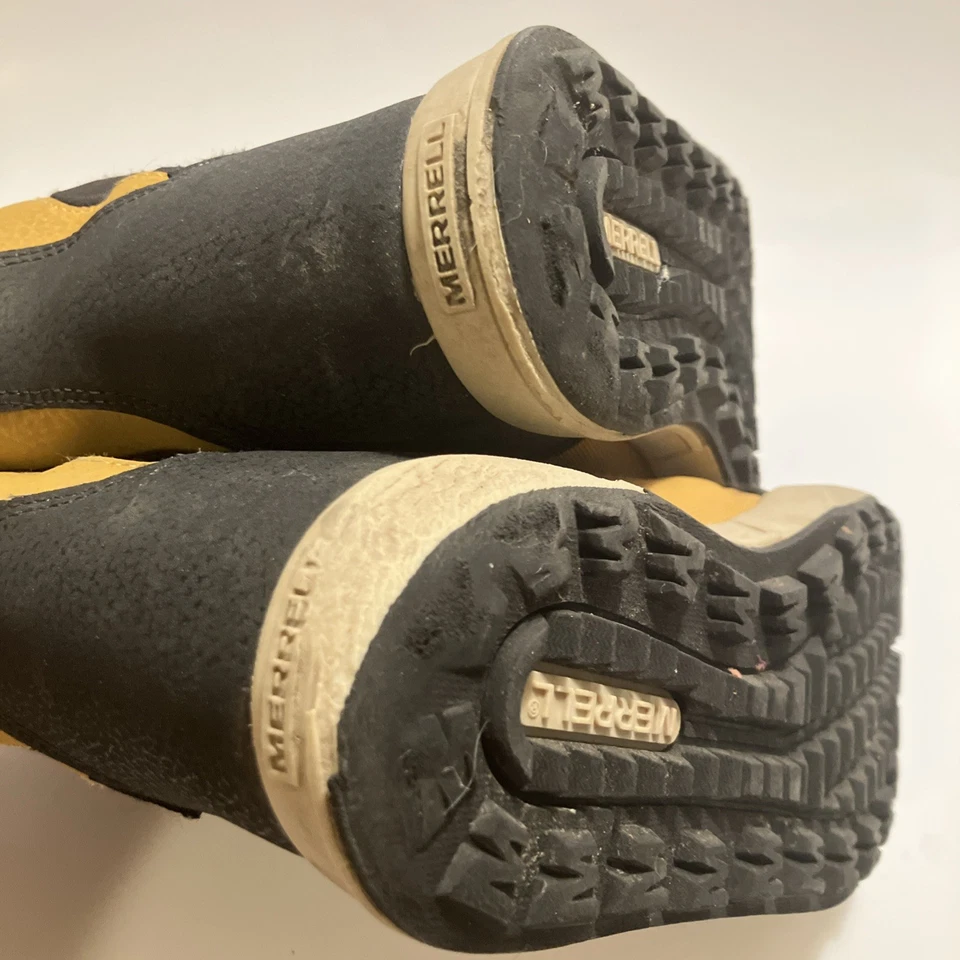 Botas de invierno impermeables Merrell para niños doradas y negras talla 3 Foto 4 de 4