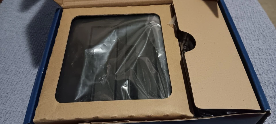 INSIGNIA Dual Hard Drive Docking Station. NS-PCHDEDS19. 2.5/3.5 SATA. USB 3.0 - Image 2 of 4