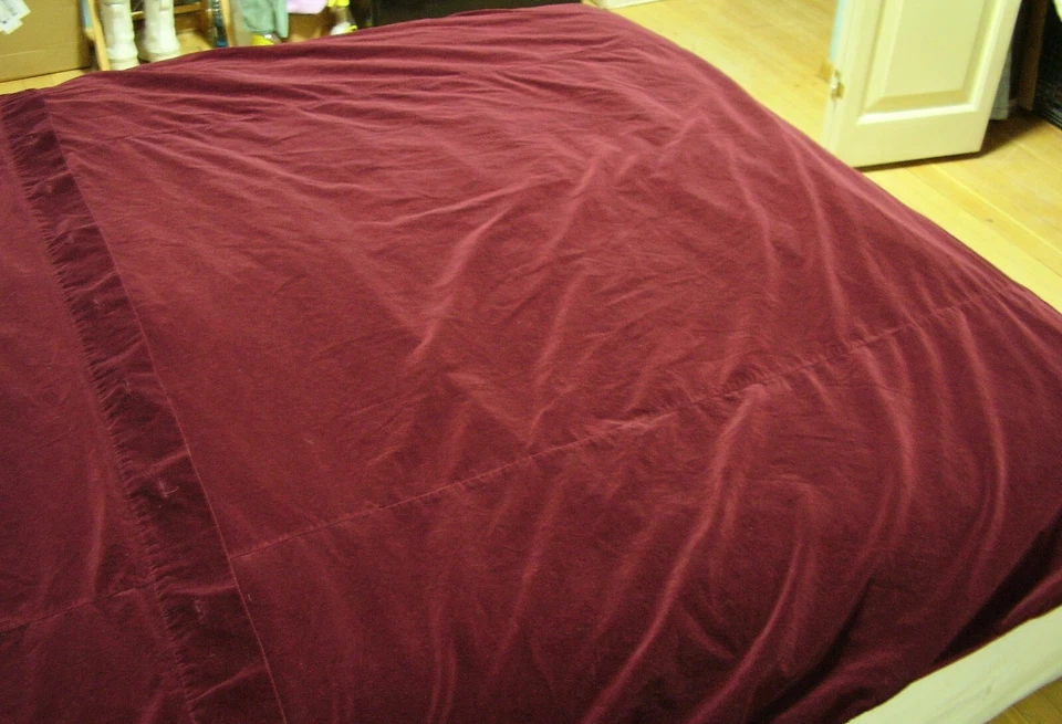 Velvet Duvet Cover, 78 x 82 in, Knotted button up - Image 4 of 4