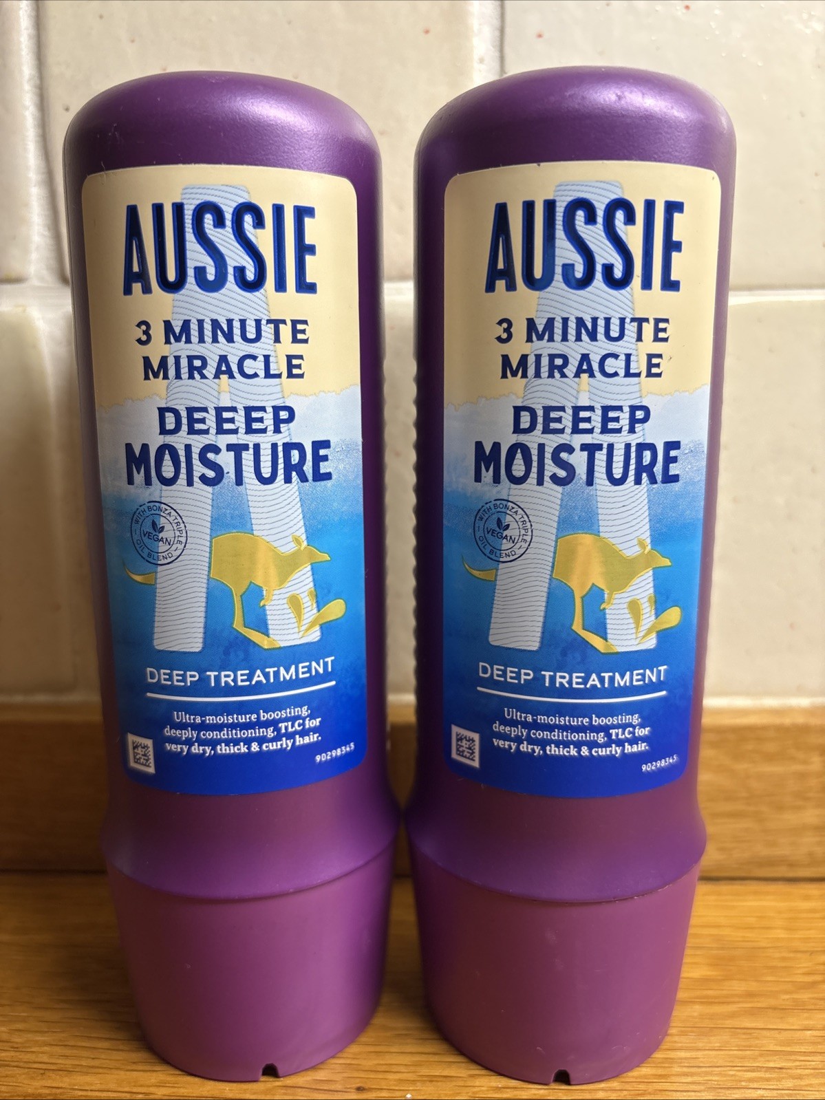 Aussie 3 Minute Miracle DEEEP Deep Moisture Treatment 2 X  225ml New FREEPOST
