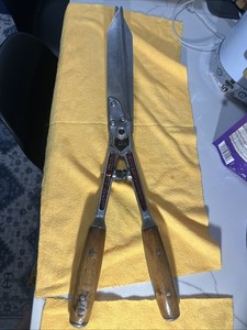 VINTAGE WISS NO. 9 HEDGE CLIPPERS 9" BLADE Forged  GARDEN SHEARS