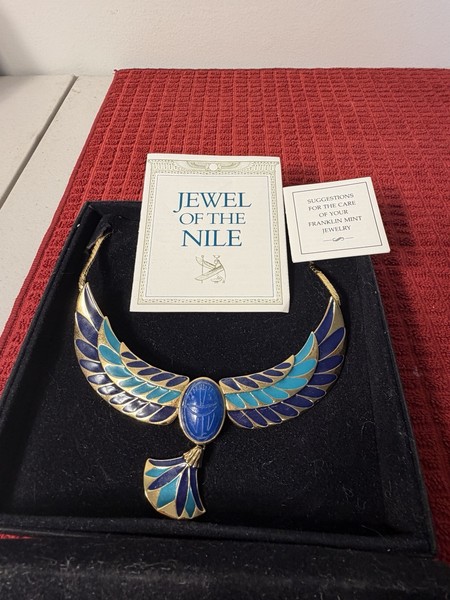 Alternate view of Vintage Franklin Mint Jewel Nile Scarab Necklace New Never Worn