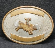 WL09145 SWEET VINTAGE 1970s   COWBOY RIDING BULL   WESTERN MENS BELT BUCKLE