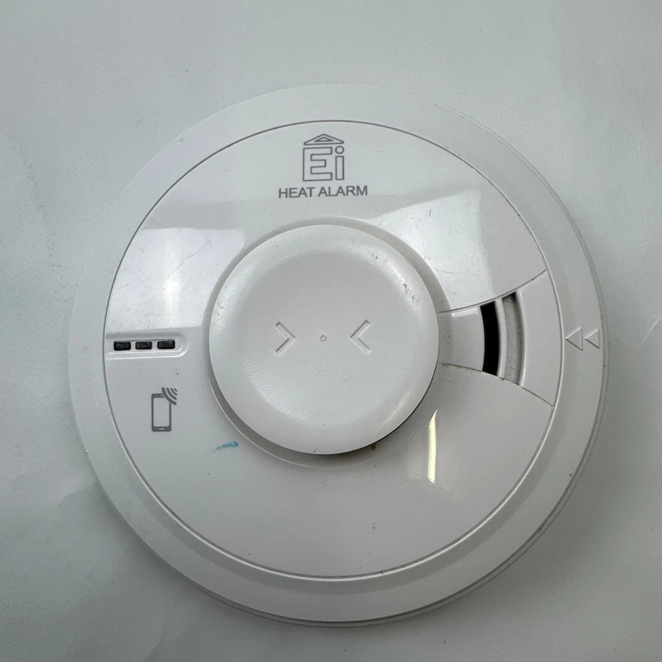 Aico Mains Heat Alarm Ei3014 with Rechargeable Backup & Easi-Fit Base - Image 2 of 4