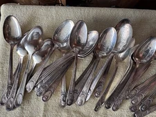 SET OF 31 / WM Rogers MFG Co/SILVER PLATED PRESIDENT SPOON