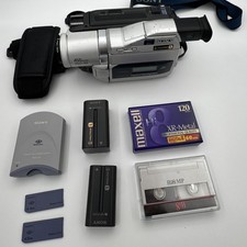 Sony Handycam DCR-TRV720 Digital8/Hi8 25x NightShot and accessories
