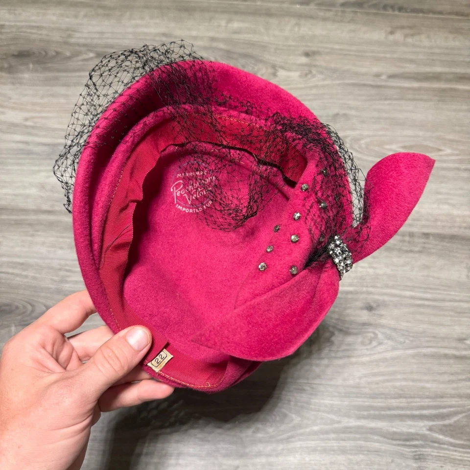 Sombrero para mujer Merrimac Peachbloom terciopelo negro velo fucsia rosa vintage años 50 Foto 2 de 4