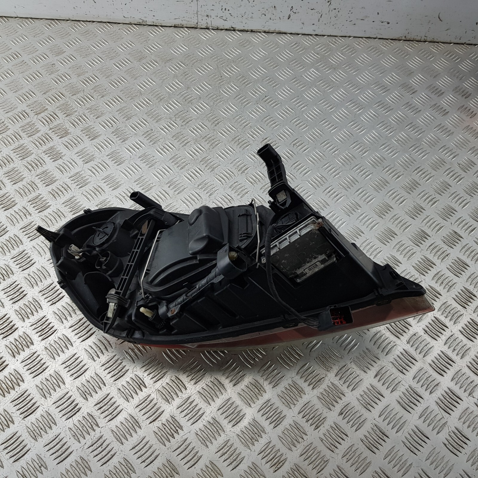 Volvo Xc60 Left Xenon Headlight RHD UK Complete 30763137 for sale  