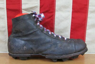 Ancien crampons de foot en cuir - Collection