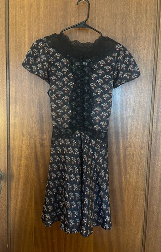 Dôen Ivy Delphinium Floral Lace Mini Dress (M)