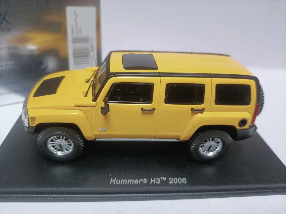 Spark 1/43 Hummer GM H3 2009 Yellow 4WD Off road Vehicle Model  - Image 2 of 4