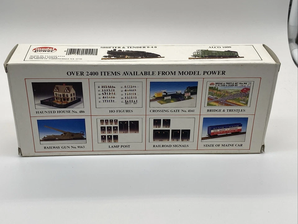 HO Scale Hudson’s Bay Oil and Gas 50’ Tank Car UTLX 77976 - Image 3 of 4