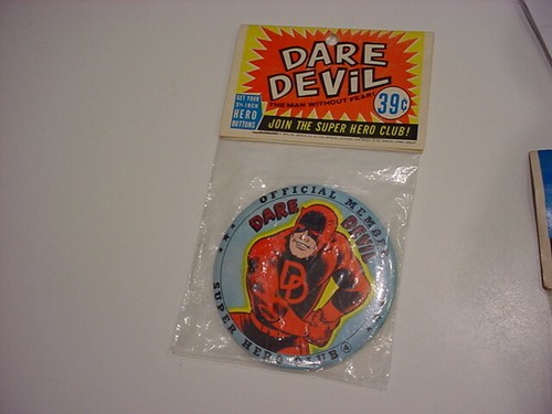 1966 Marvelmania DAREDEVIL MARVEL SUPER HERO CLUB BUTTON Button World RARE MIP