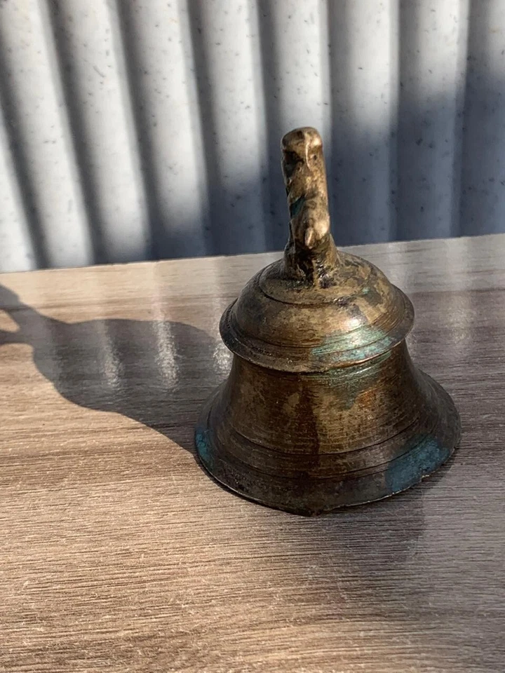 Campana de vaca de latón artesanal primitiva vintage de los años 20 decorativa coleccionable 134 Foto 3 de 4