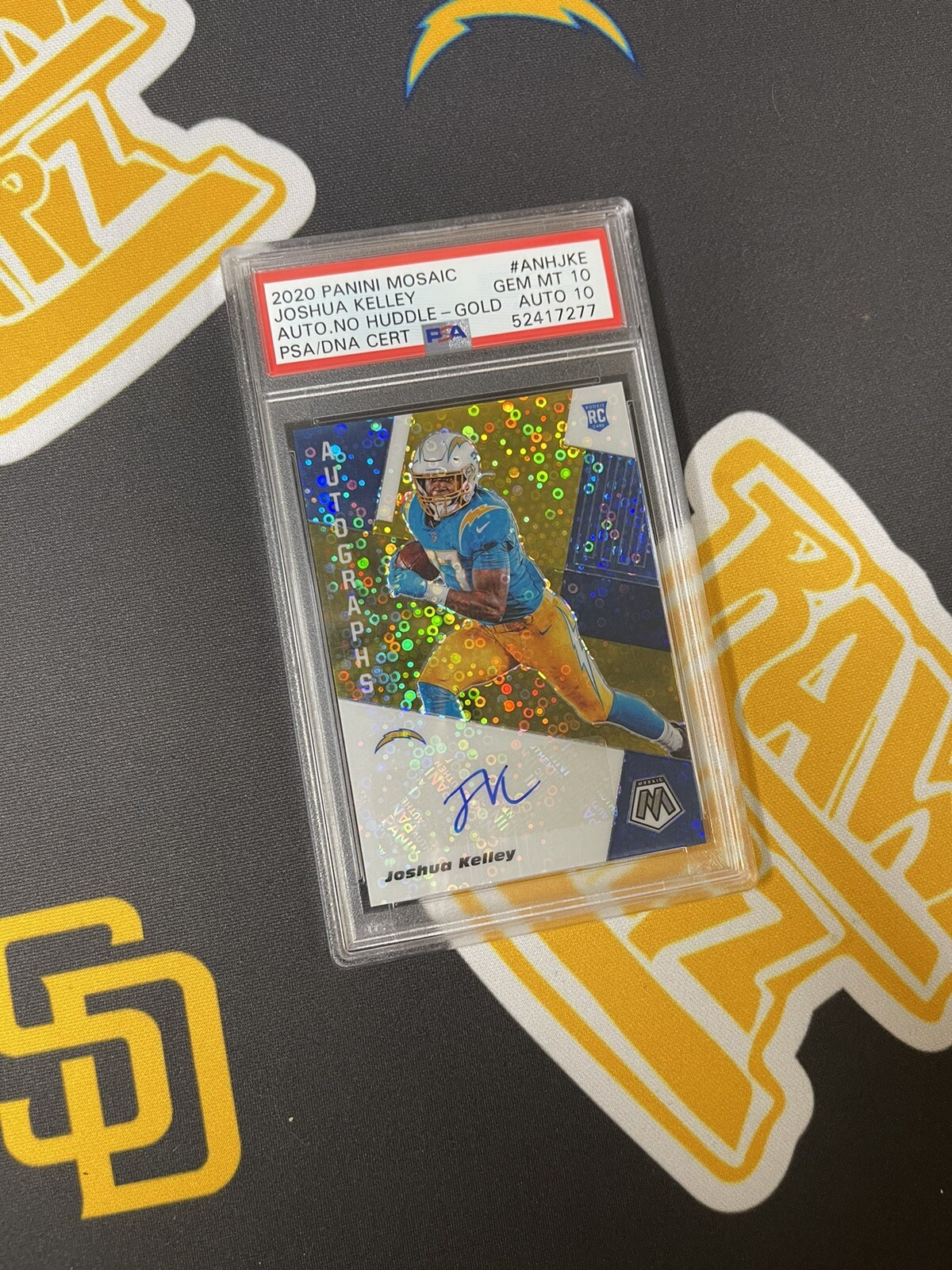 Joshua Kelley Panini Mosaic Autographs No Huddle #ANHJKE Gold