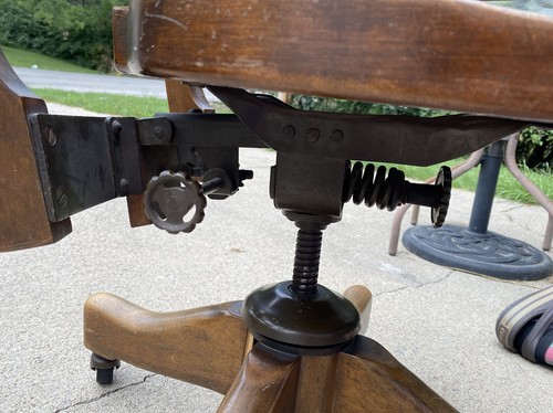 1930’s Johnson Chair Co Lawyers/Bankers Swivel Tilt Adjustable Chair Walnut - Picture 7 of 12