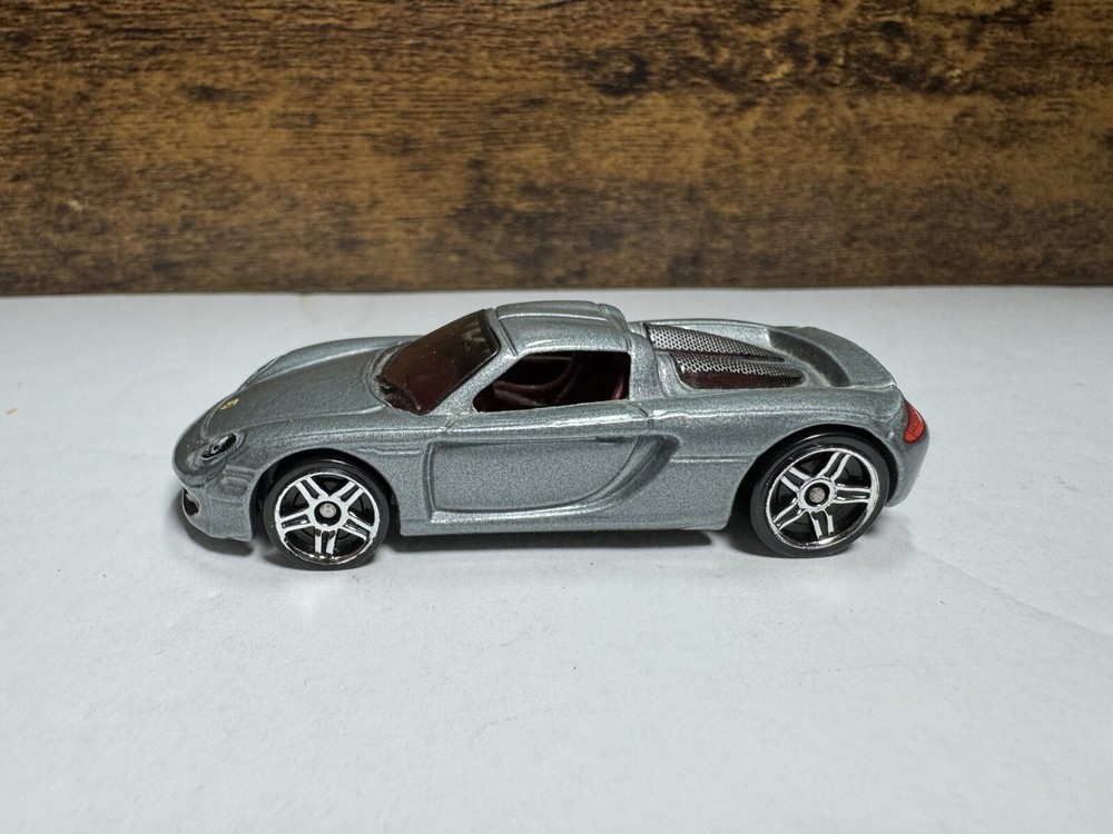 Hot Wheels 1/64 Porsche Carrera GT