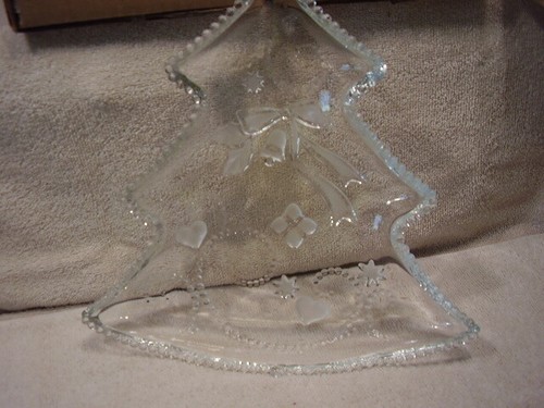 Mikasa Fiesta 12" Christmas Tree Serving Platter - Picture 4 of 6
