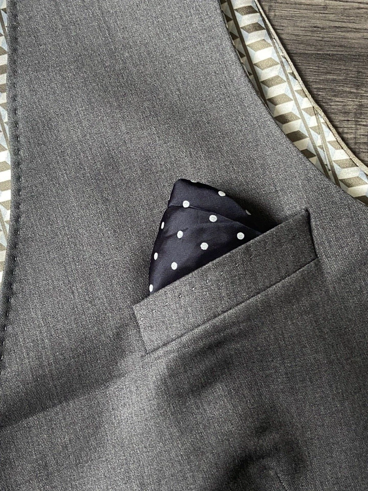 Chaleco De Lana Gris De Ajuste Alto TED BAKER De Tela Italiana Talla 40 BNWT - Imagen 2 de 4