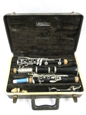 Bundy 577 Bb Clarinet Made in USA w/ Hard Case   Needs Overhaul