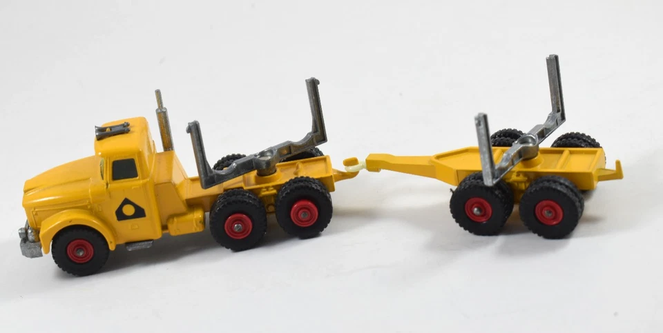 Lesney King Size K-10 Pipe Truck Scammell Contractor w/ All Tires & 6 Pipes - Image 4 of 4