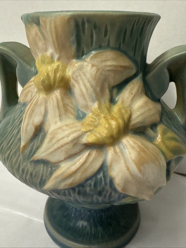 Vtg. Roseville Clematis Double Handled Vase #188-6” Blue & White Flower - Picture 5 of 15