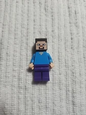 LEGO Minifigure Steve (Light Nougat) - Dark Purple LegsItem No: min009