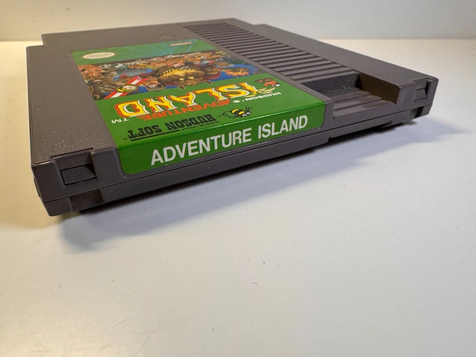Adventure Island (Nintendo NES, 1988) Complete CIB Authentic w/Styrofoam - Image 4 of 4