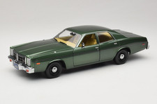 19045 Dodge Monaco Green Hunter Greenlight 1/18