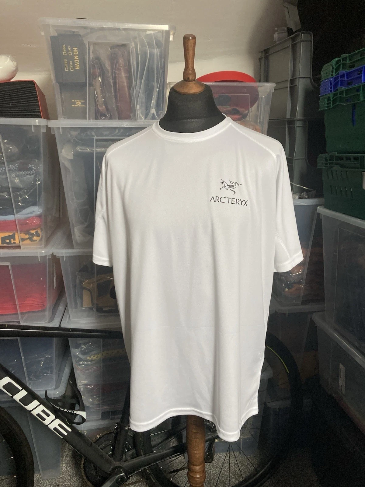 Arc'teryx White T-Shirt Comfortable high performance for trail hiking Breathable
