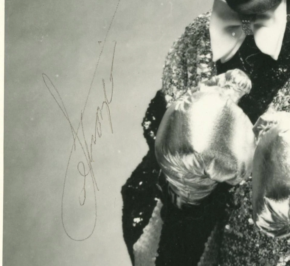 JOE FRAZIER signed vintage 8x10 photo | Boxing Great - autograph PSA/DNA cert! - Image 2 of 2