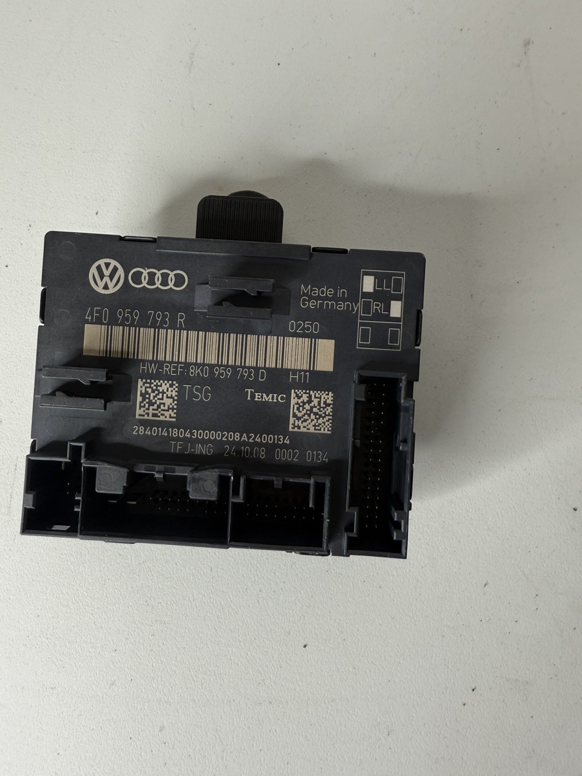 OEM 04-11 Audi A6 A8 S6 S8 Q7 Temic CAN-Bus Gateway Module