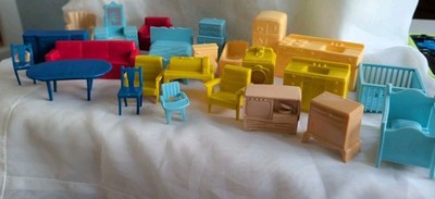 Vtg Lot Plastic Dollhouse Furniture Marx Mix Colors 24 Pieces Mid-Centry Modern 