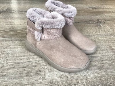 SKECHERS Womens Size 5 On The Go City Cozy Vibe Gray Faux Fur Boots New 144445
