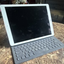 Apple iPad Silver Tablet Apple iPad Series with Keyboard Case Bundled