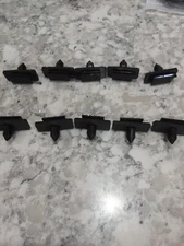 set of 10 OEM rocker moulding clips 68283229AA Chrysler 300 and Dodge Charger
