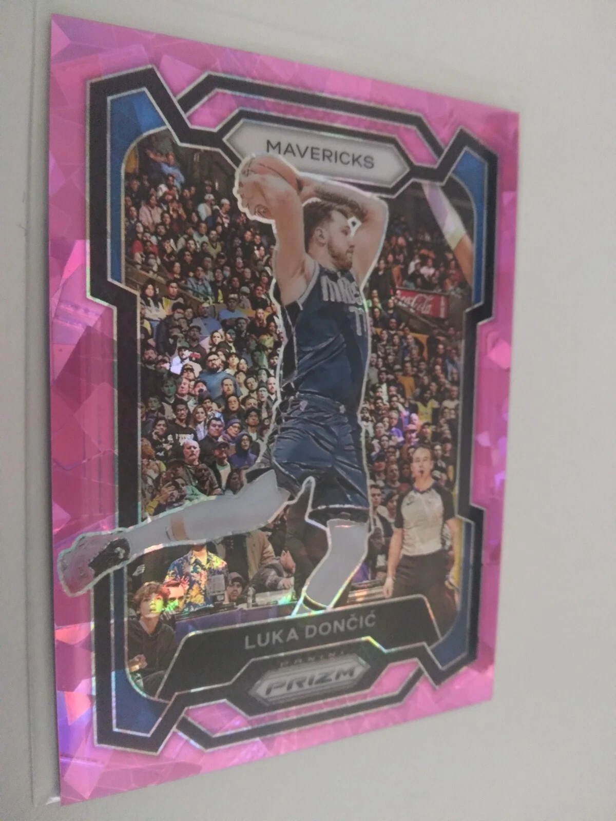 2023-2024 PANINI PRIZM BASKETBALL LUKA DONCIC #110 PINK CRACKED ICE DALLAS