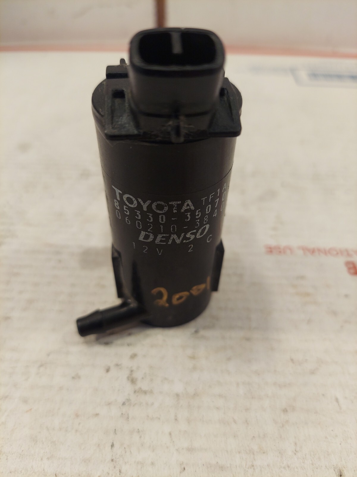 19992002 Toyota 4Runner Windshield Washer Reservoir Pump 8533035070