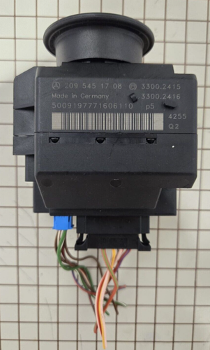 209 545 17 08 Mercedes 03-09 W211_ST12 C-Class CLK-Class Ignition Switch Module - Picture 13 of 13