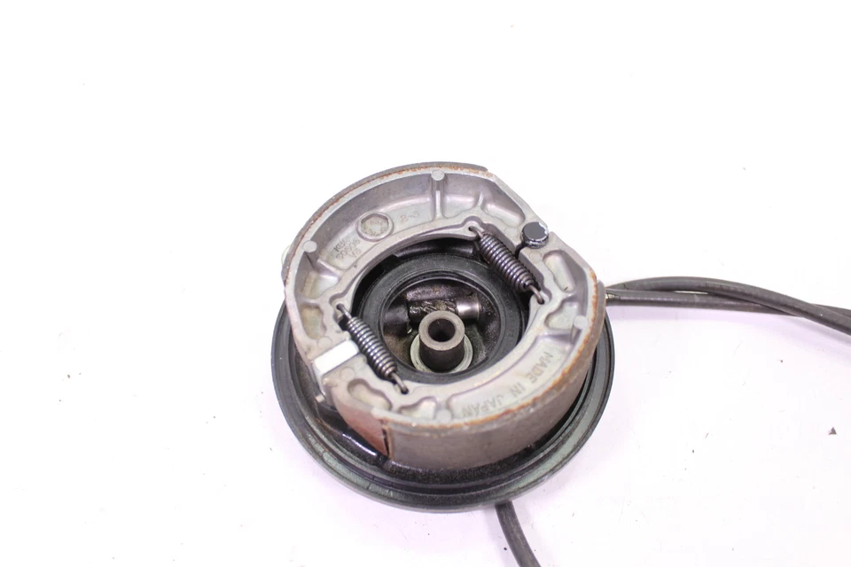 1995 KAWASAKI KE100 FRONT BRAKE PLATE WITH SHOES - Image 4 of 4